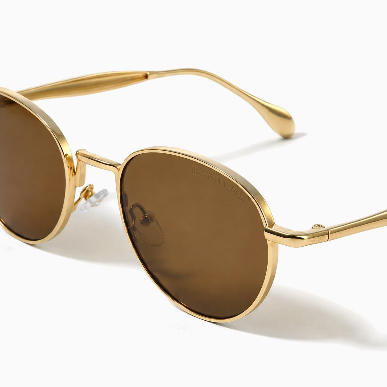 Bottega Veneta BV1389S Light Ribbon Round — Gold / Brown close view