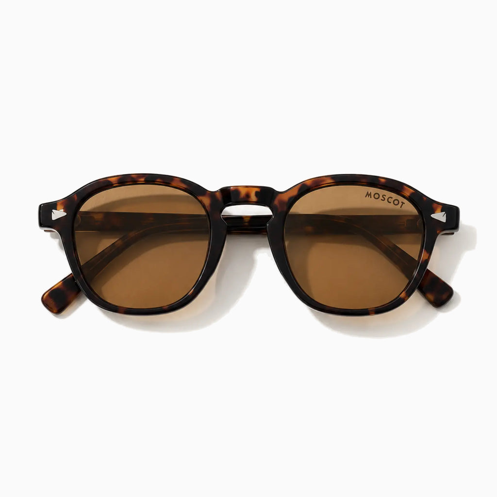 MOSCOT ARTHUR SUN — Dark Tortoise / Brown close view