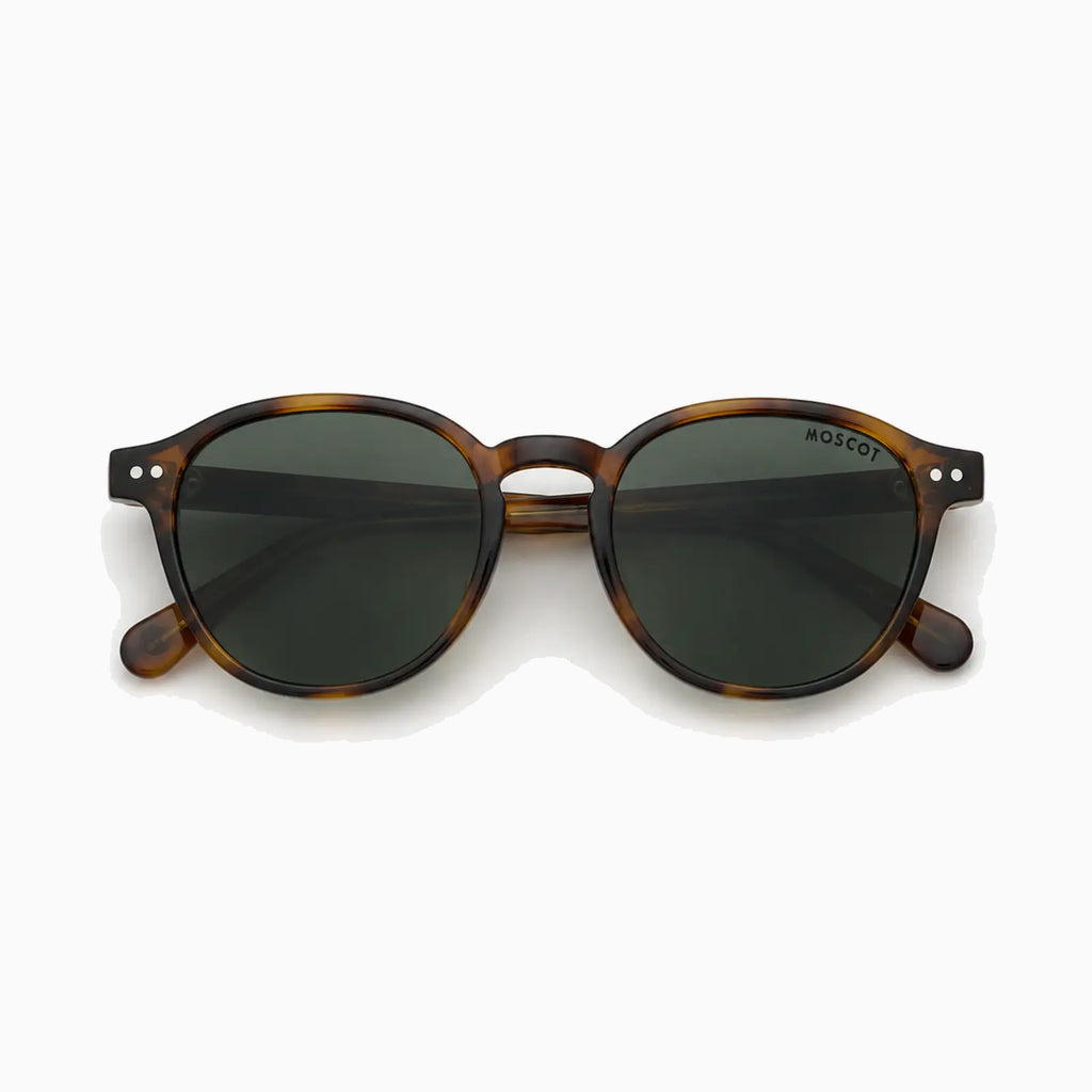 MOSCOT MILTZEN SUN — Tortoise / Green close view